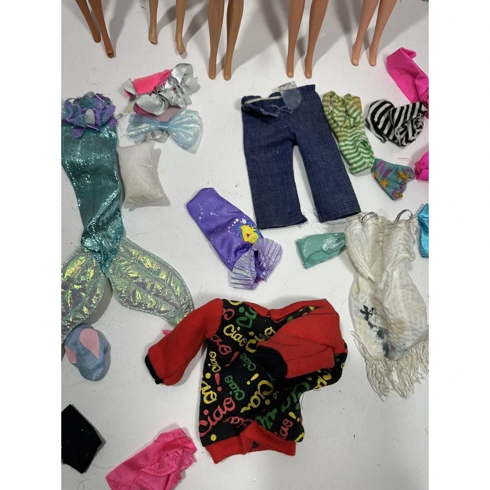 Vtg Lot of 4 Barbie Dolls 1966 + 1 Ken‎ 1968 + 1 Barbie 1995 + Outfits Clothes
